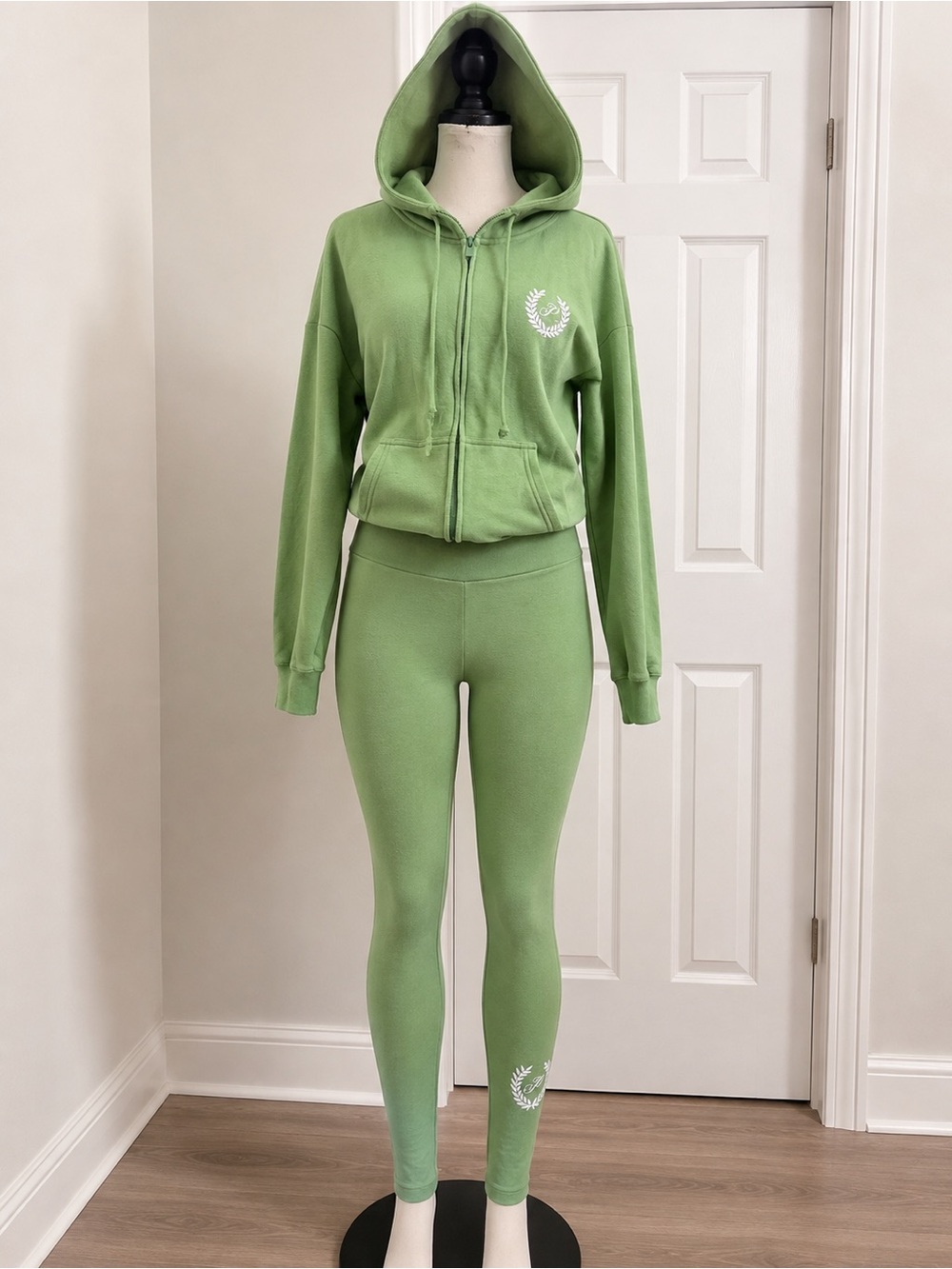 Victoria Secret Pink High-Rise Leggings and Zip Hoodie Set in Green